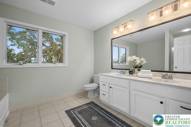 205 Osprey Way, East Stroudsburg, PA 18302