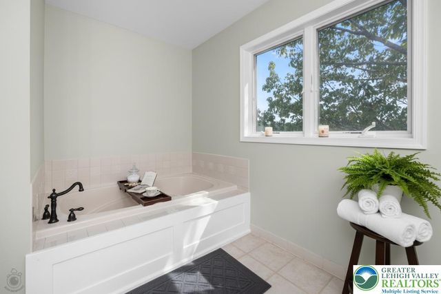 205 Osprey Way, East Stroudsburg, PA 18302