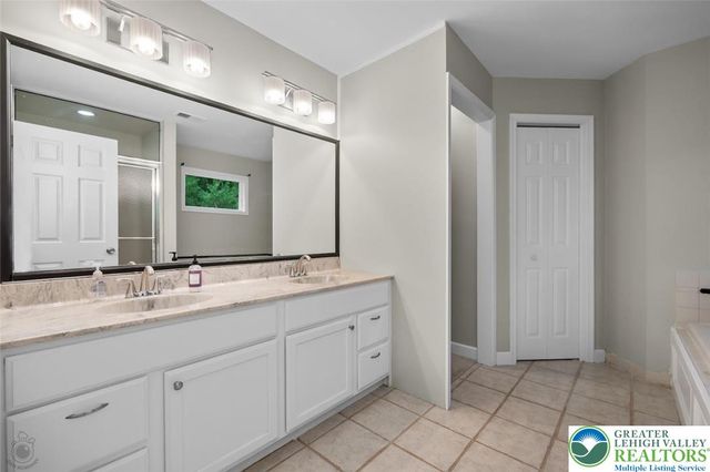 205 Osprey Way, East Stroudsburg, PA 18302