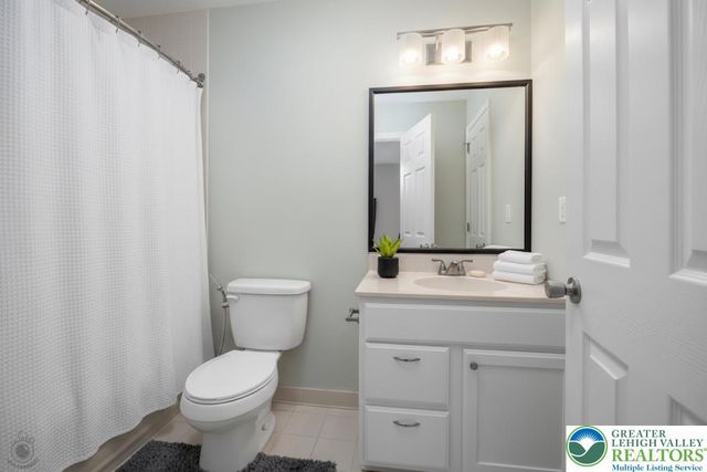 205 Osprey Way, East Stroudsburg, PA 18302