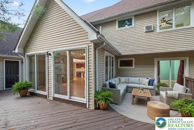 205 Osprey Way, East Stroudsburg, PA 18302