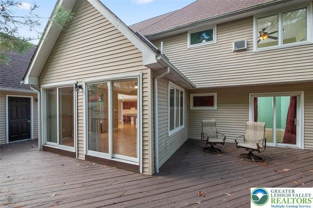 205 Osprey Way, East Stroudsburg, PA 18302