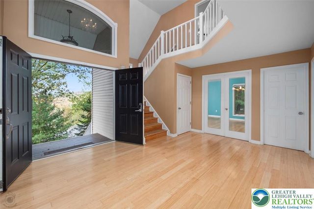 205 Osprey Way, East Stroudsburg, PA 18302