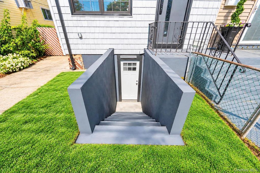 16809 144th Terrace, Jamaica, NY 11434 — photo 5