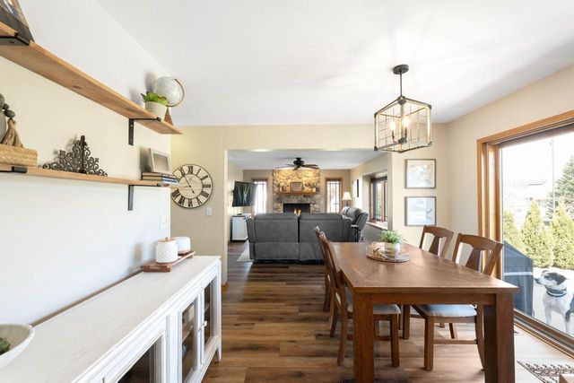 248 Bastogne COURT, Belgium, WI 53004
