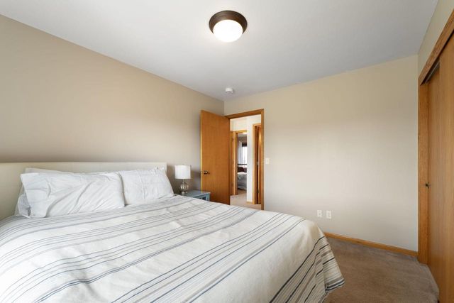248 Bastogne COURT, Belgium, WI 53004
