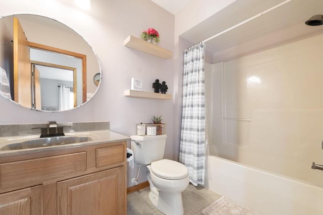 248 Bastogne COURT, Belgium, WI 53004