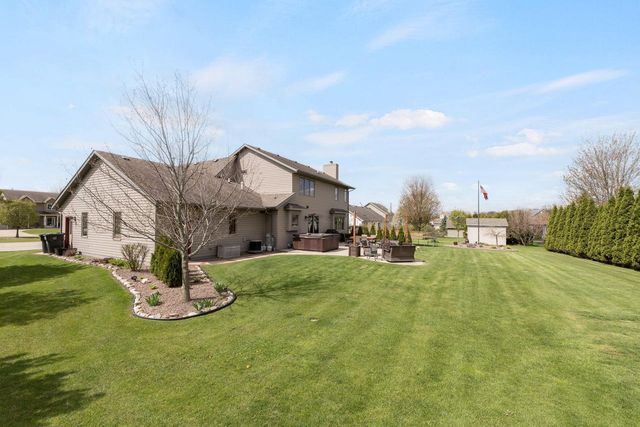 248 Bastogne COURT, Belgium, WI 53004