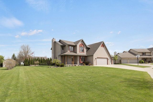 248 Bastogne COURT, Belgium, WI 53004