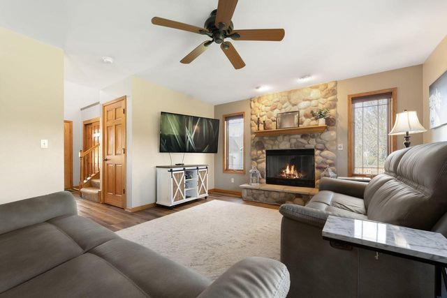 248 Bastogne COURT, Belgium, WI 53004