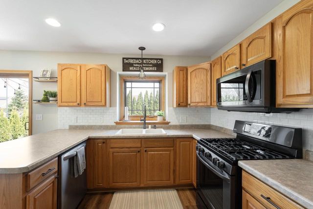 248 Bastogne COURT, Belgium, WI 53004