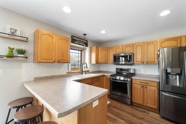 248 Bastogne COURT, Belgium, WI 53004