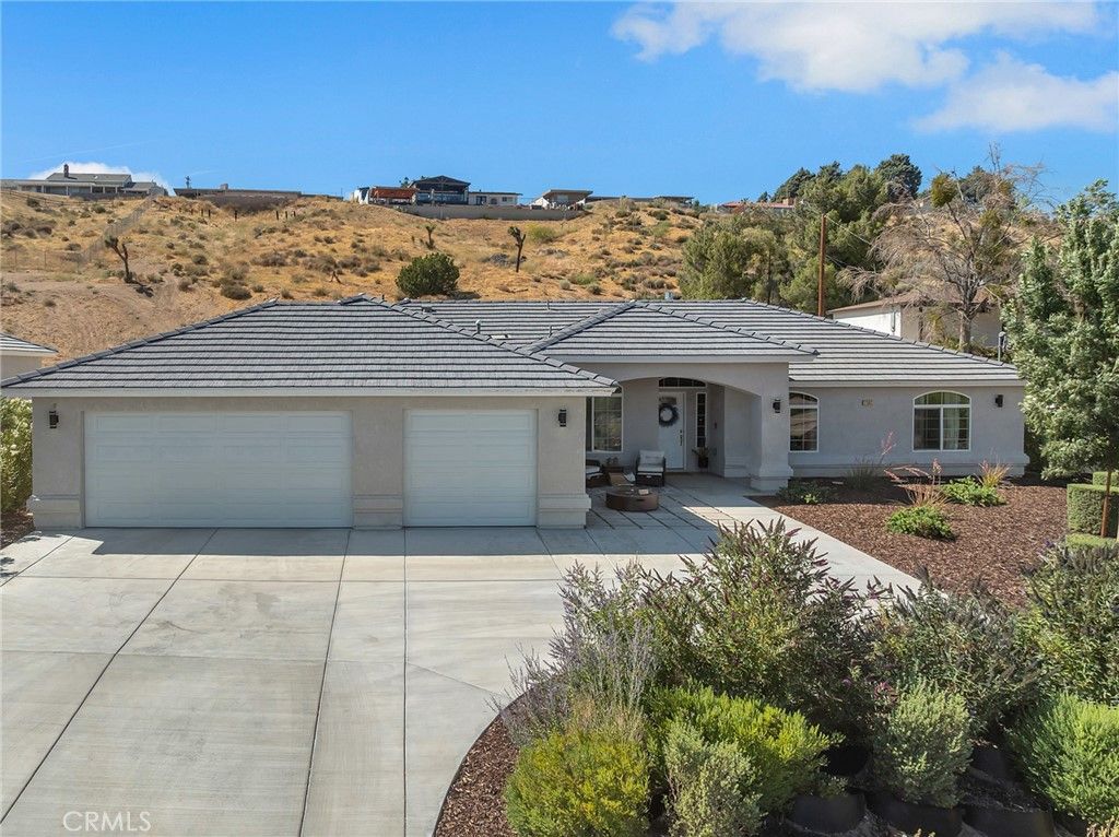 Image 2 of property listing at 17542 Buckthorn, Hesperia, CA 92345