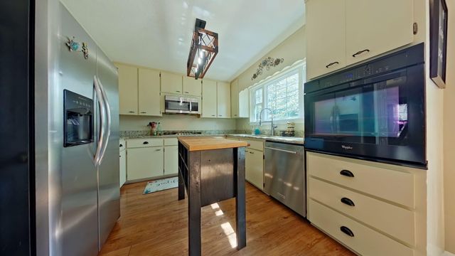 256 NE Yacht Club Drive, Fort Walton Beach, FL 32548