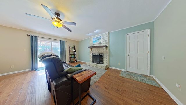 256 NE Yacht Club Drive, Fort Walton Beach, FL 32548