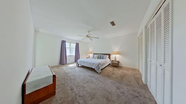 256 NE Yacht Club Drive, Fort Walton Beach, FL 32548