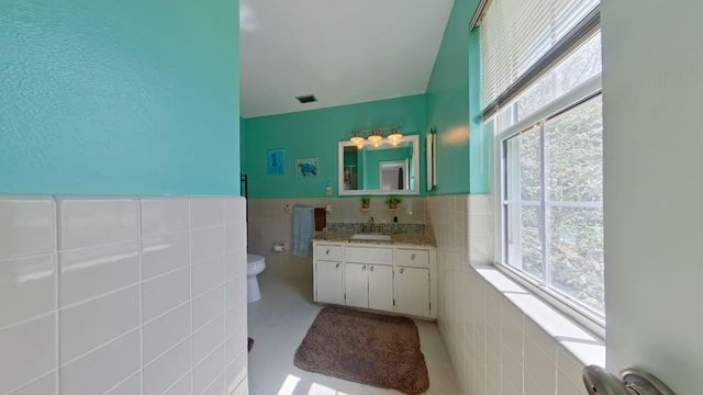 256 NE Yacht Club Drive, Fort Walton Beach, FL 32548