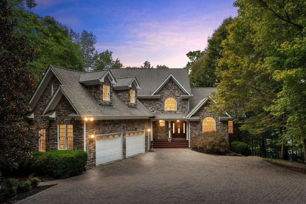 415 Cooksey Batson Rd, Charlotte, TN 37036
