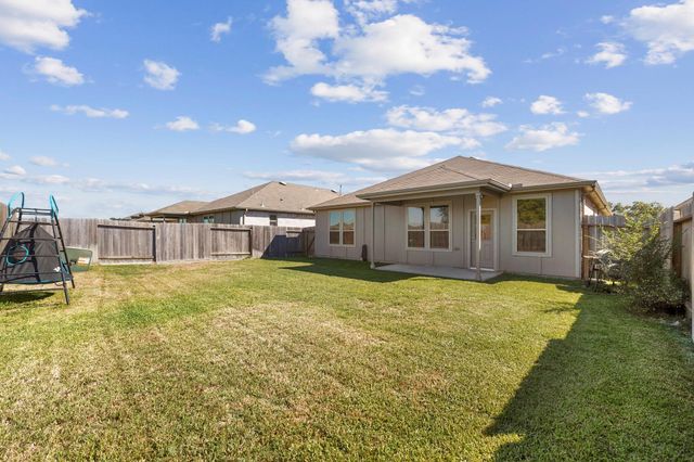 329 Paso Fino Drive, Alvin, TX 77511