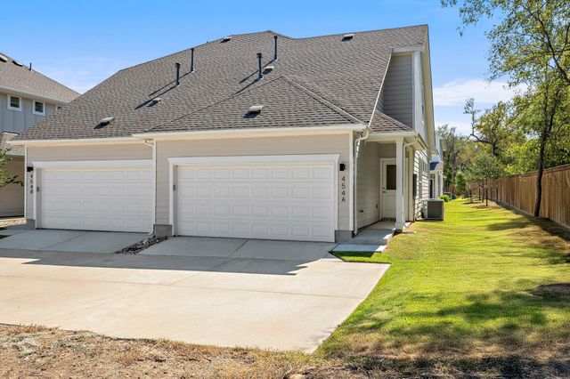 454 Orleanian DR A, Buda, TX 78610