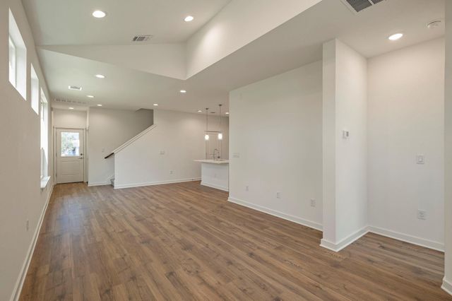 454 Orleanian DR A, Buda, TX 78610