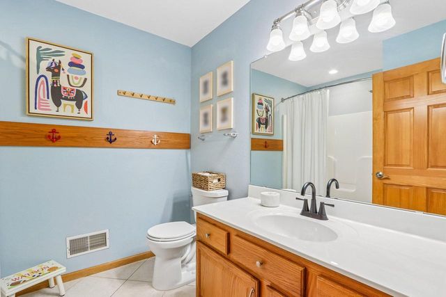 2335 Forest RUN, Summit, WI 53066
