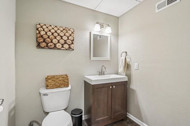 2335 Forest RUN, Summit, WI 53066