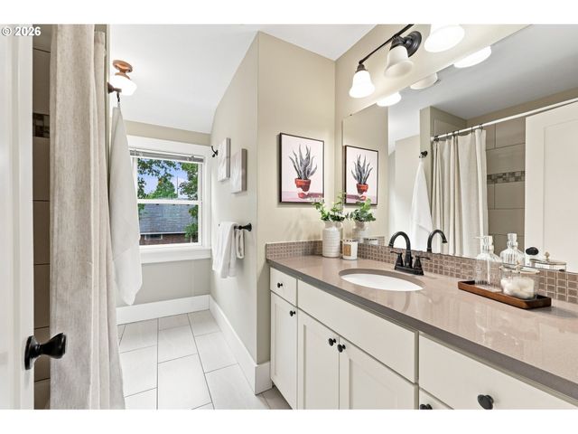 4315 Se 16TH Ave, Portland, OR 97202