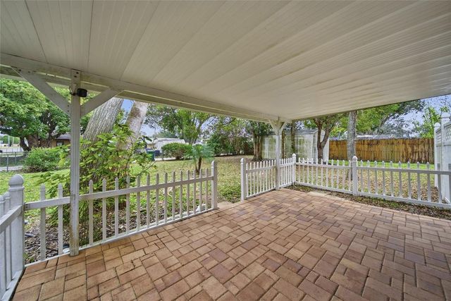 5942 17TH STREET, Zephyrhills, FL 33542