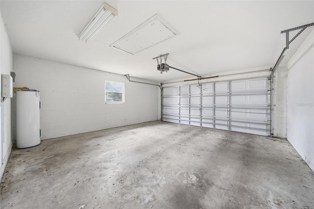 5942 17TH STREET, Zephyrhills, FL 33542