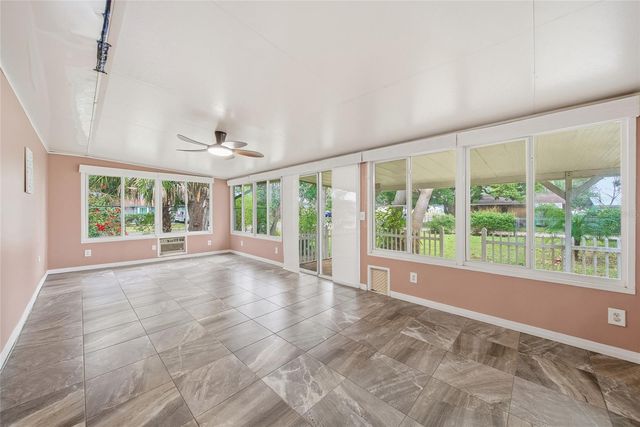 5942 17TH STREET, Zephyrhills, FL 33542