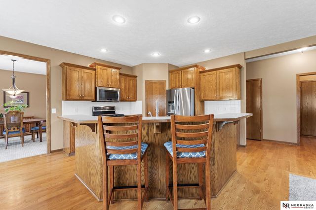 2240 Crystal Creek Drive, Papillion, NE 68046