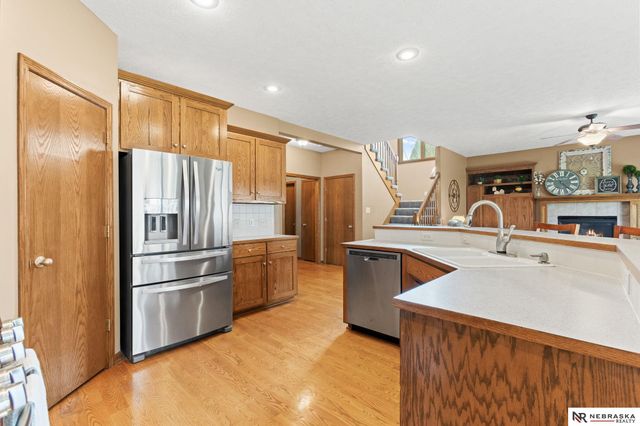 2240 Crystal Creek Drive, Papillion, NE 68046