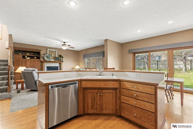 2240 Crystal Creek Drive, Papillion, NE 68046