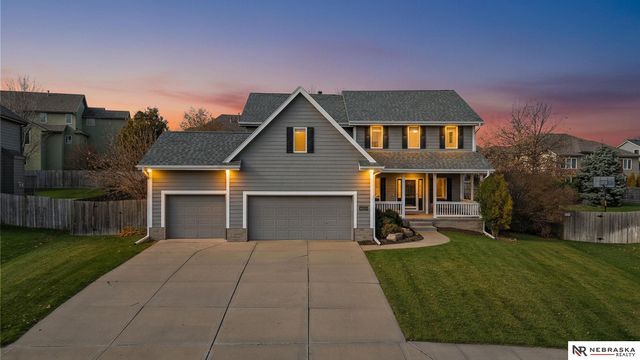 2240 Crystal Creek Drive, Papillion, NE 68046