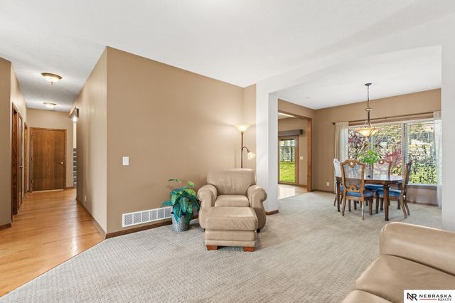 2240 Crystal Creek Drive, Papillion, NE 68046