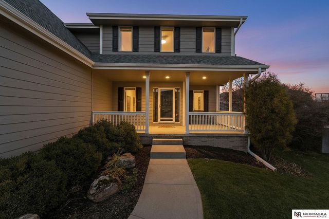 2240 Crystal Creek Drive, Papillion, NE 68046