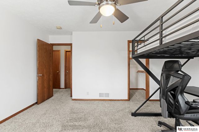 2240 Crystal Creek Drive, Papillion, NE 68046