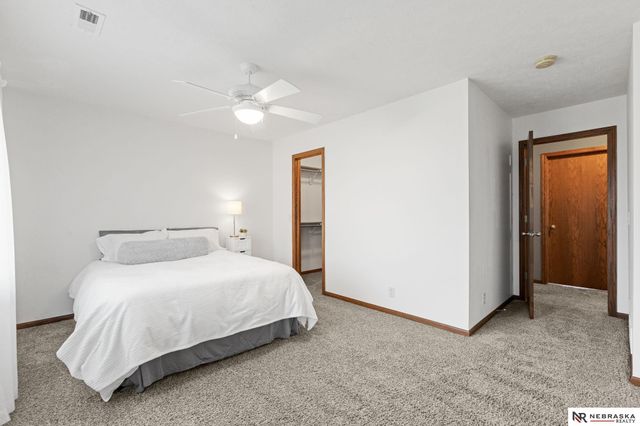 2240 Crystal Creek Drive, Papillion, NE 68046