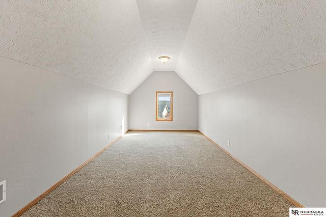 2240 Crystal Creek Drive, Papillion, NE 68046