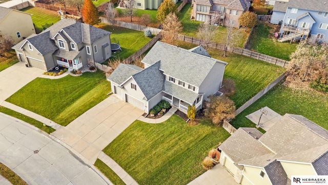 2240 Crystal Creek Drive, Papillion, NE 68046