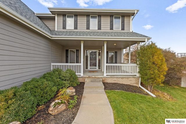 2240 Crystal Creek Drive, Papillion, NE 68046