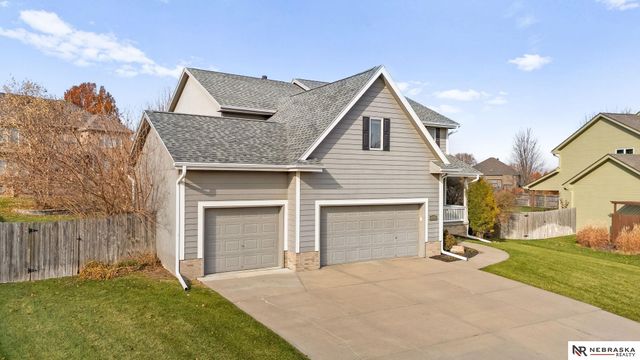 2240 Crystal Creek Drive, Papillion, NE 68046