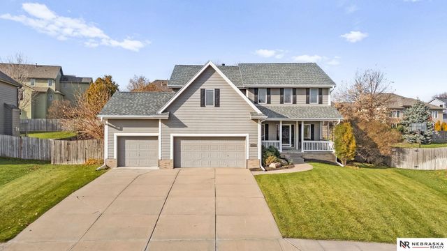 2240 Crystal Creek Drive, Papillion, NE 68046