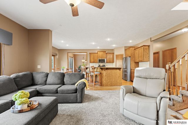 2240 Crystal Creek Drive, Papillion, NE 68046