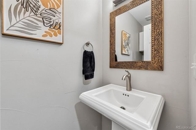 1429 S Ulster Street, Denver, CO 80231