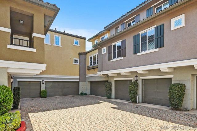 156 Via Montisi, Santee, CA 92071