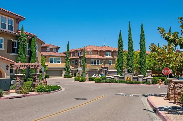 156 Via Montisi, Santee, CA 92071