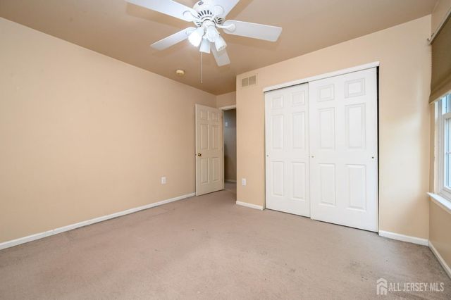 2 Garden Hills Drive, Franklin, NJ 08873