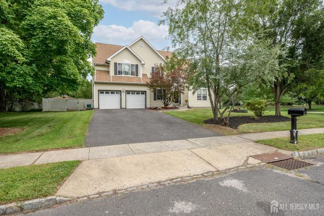 2 Garden Hills Drive, Franklin, NJ 08873